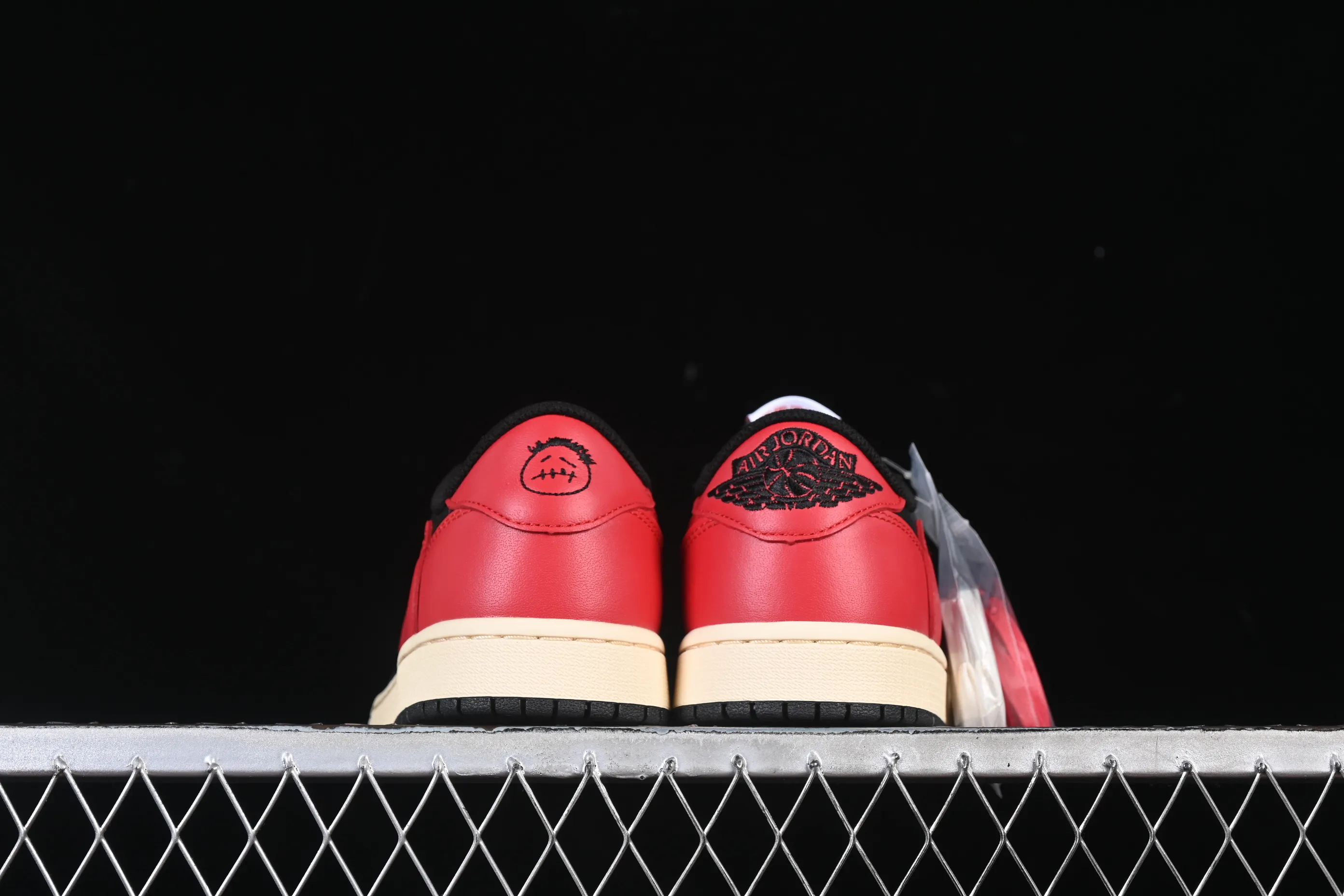 All categories Air Jordan Jordan series basketball shoes Air Jordan 1 Low Travis Scott x Air Jordan 1 Low OG AJ1 Joe 1 undercut low DZ4137-700